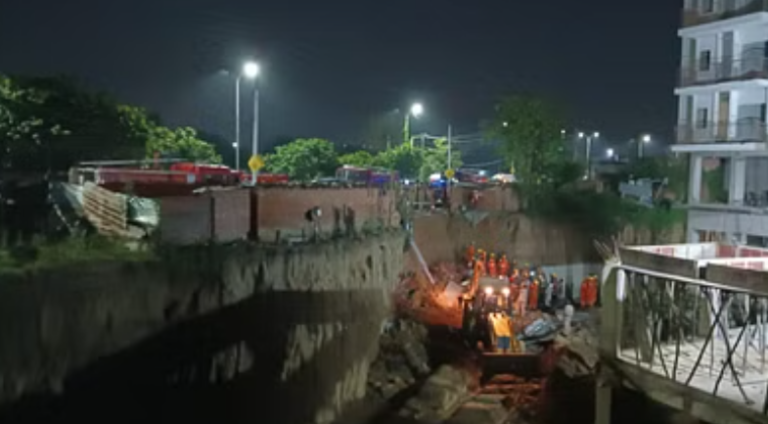 लखनऊ में निर्माणाधीन अपार्टमेंट का एक हिस्सा ढहा, दो की मौत, 12 दबे