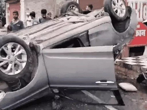 Lucknow News: रॉन्ग साइड से आ रहे डंपर ने कार व ई-रिक्शा को मारी टक्कर, युवती की मौत !