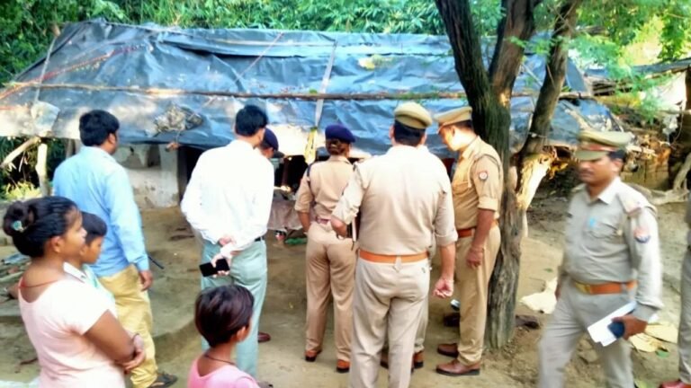 UP Auraiya News: बेटे ने की माता-पिता की कुल्हाड़ी से काटकर हत्या !