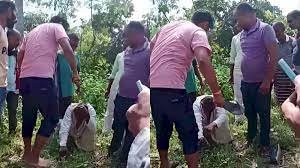 अनूपपुर में आदिवासी बुजुर्ग की BJP नेता ने की चप्पल से पिटाई, वीडियो वायरल !