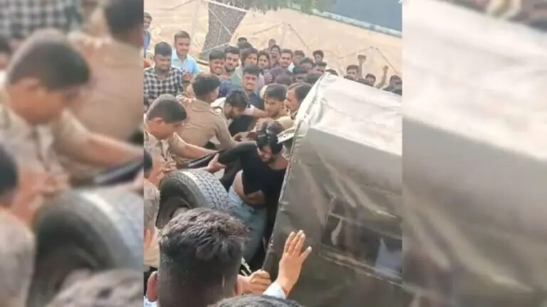 लखनऊ यूनिवर्सिटी में बवाल, दो गुटों में जमकर हुई मारपीट !