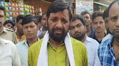 केंद्रीय राज्य मंत्री कौशल किशोर के घर भाजपा कार्यकर्ता की हत्या, बेटे के घर पर हुई हत्या !