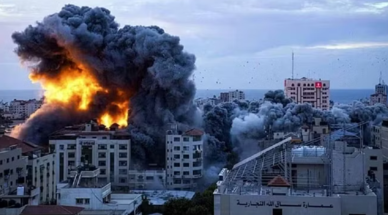 हमास-इजराइल के बीच 15 दिन से जारी युद्ध जारी, 5,500 से अधिक लोगों की मौत