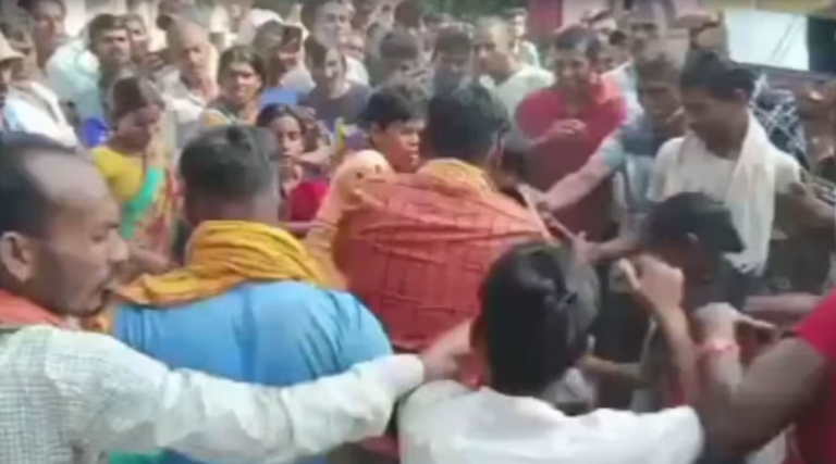 बिहार में देवर से शादी के लिए दो भाभियां आपस में भिड़ीं, पुलिस को कराना पड़ा समझौता