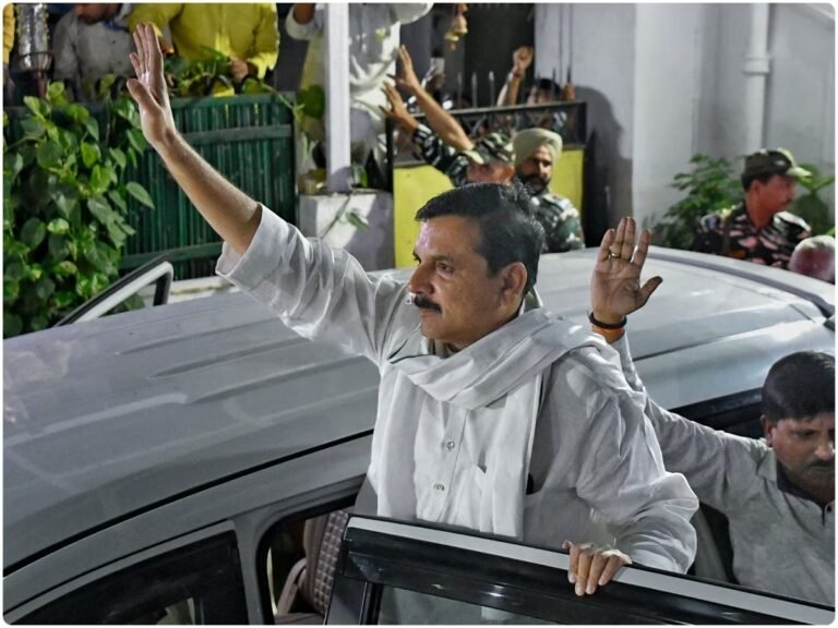 शराब घोटाले में संजय सिंह की गिरफ्तारी के बाद उनके सहयोगियों पर शिकजा कसना शुरू !