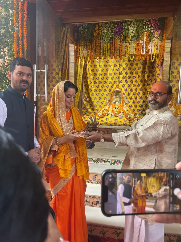 अयोध्या पहुंची एक्ट्रेस कंगना रनौत ने किए रामलला के दर्शन, बोलीं- ‘मोदी सरकार की वजह से बना मंदिर’