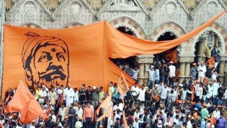 महाराष्ट्र में मराठा आरक्षण को लेकर भड़के कार्यकर्ता, राकांपा विधायक के घर में लगाई आग।