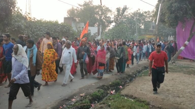 अयोध्या में कड़ी सुरक्षा के बीच शरू हुई 14 कोशी परिक्रमा।