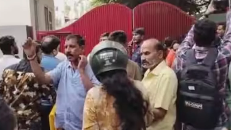 बेंगलुरु के 15 स्कूलों को बम से उड़ाने की धमकी, पूरे प्रदेश में हड़कंप, हर जिले में प्रशासन हाई अलर्ट पर