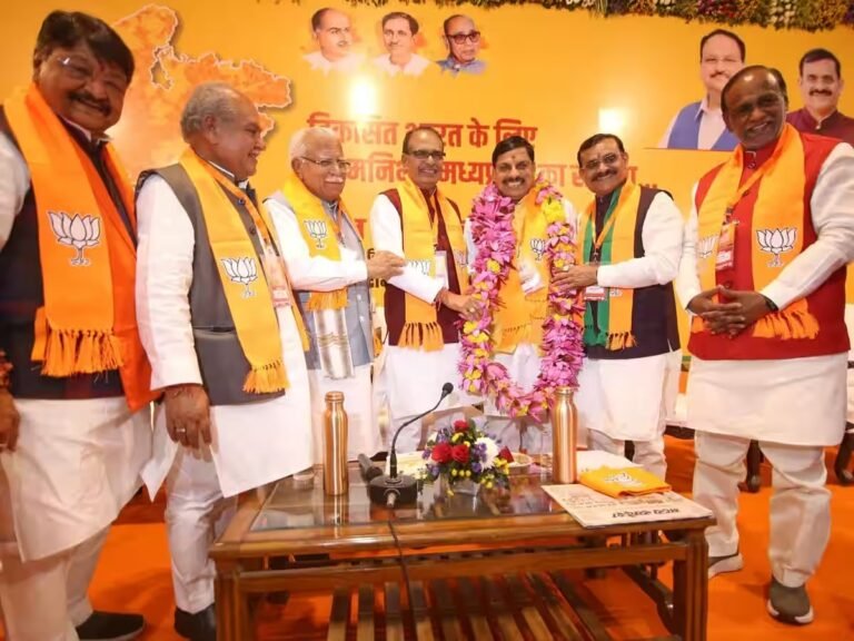 मध्य प्रदेश में भाजपा विधायक मोहन यादव नए मुख्यमंत्री के तौर पर शपथ ली।