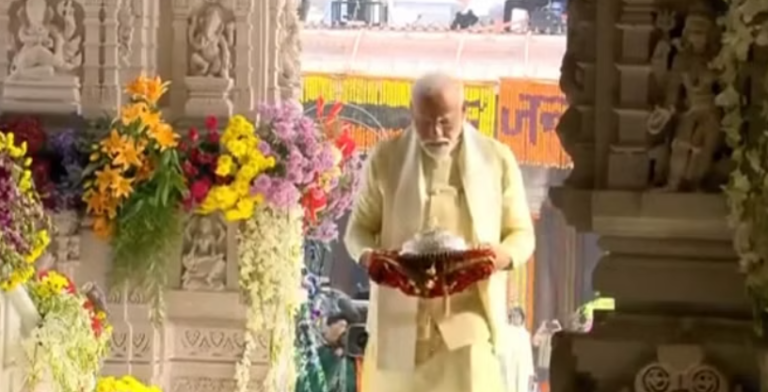 Ram Mandir Pran Pratishtha Live: मंदिर परिसर पहुंचे पीएम मोदी, भावुक हुईं उमा-साध्वी ऋतंभरा