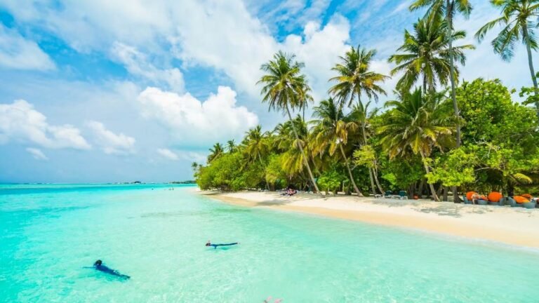 Lakshadweep: लक्षद्वीप जाना चाहते हैं तो जान लीजिए ट्रेन से लेकर फ्लाइट तक का खर्चा!