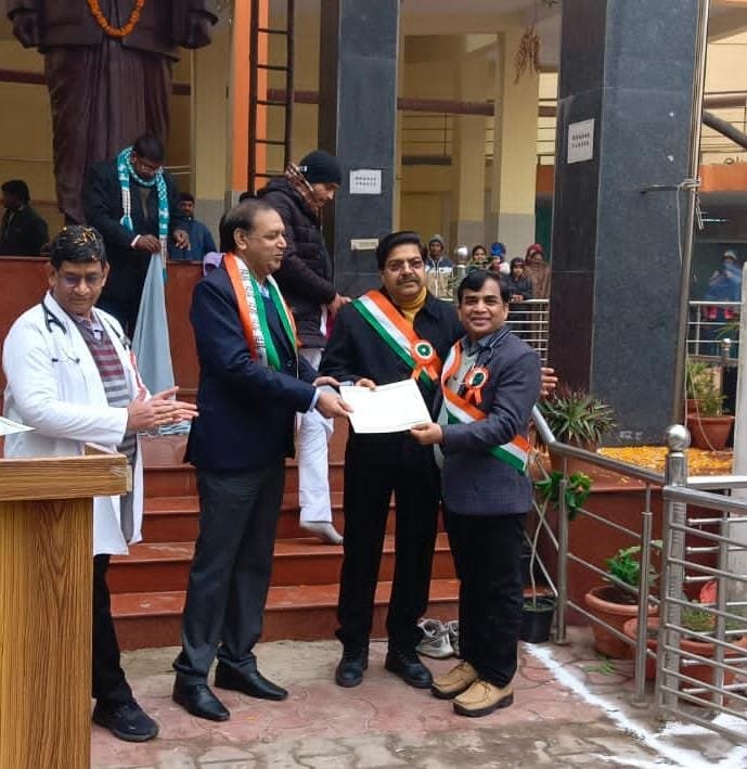 डॉ. अनिल को बेस्ट डॉक्टर का अवॉर्ड