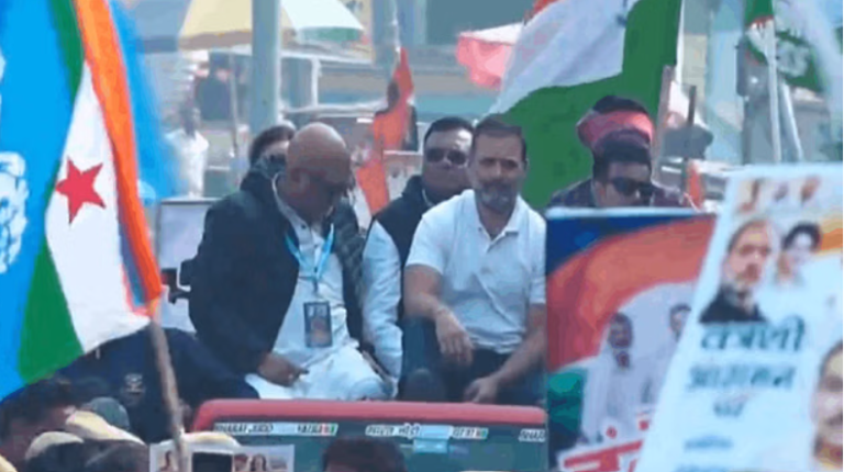 मोदी के गढ़ में राहुल की ललकार, बाबा विश्वनाथ का आशीर्वाद लेकर बोले- देश में नफरत और डर का माहौल