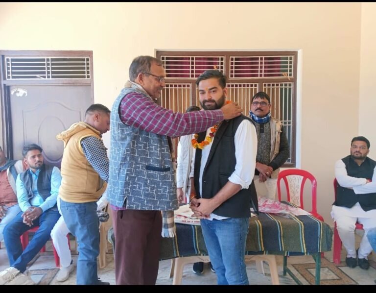 सरेनी ब्लॉक कांग्रेस कमेटी की मासिक बैठक हुई संपन्न !