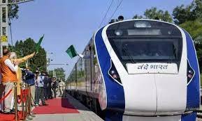 चुनावों से ठीक पहले 10 वंदे भारत ट्रेनों को पीएम ने दिखाई हरी झंडी
