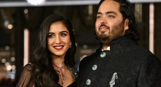 इंतज़ार हुआ खत्म! अनंत-राधिका का वीडिंग कार्ड है बेहद खास, इस दिन होगी शादी-