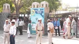 हमारे दिल में जिहाद की आग: दिल्ली-नोएडा के 80 से अधिक स्कूलों को धमकी भरे ईमेल, मचा हड़कंप