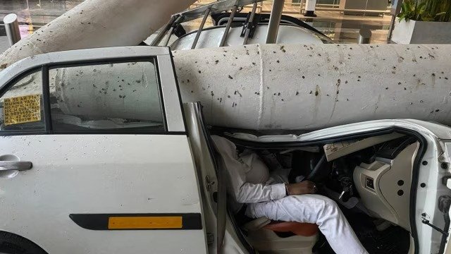 Delhi News : दिल्ली एयरपोर्ट पर बड़ा हादसा, छत गिरने से एक व्यक्ति की मौत, कई घायल !