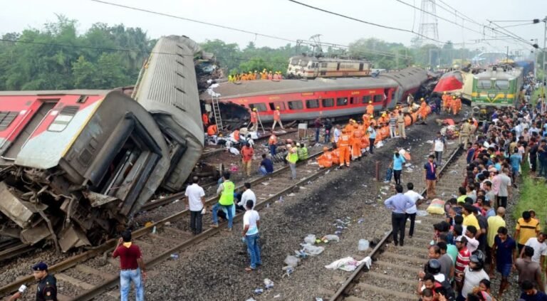 ट्रेन हादसे में कब तक जाएंगी जानें: 6 सप्ताह में ही तीन बड़े हादसे, 17 लोगों की मौत, कब जागेगी सरकार?