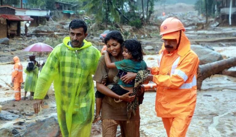 वायनाड में पसरा मातम: भूस्खलन में अब तक 84 की मौत, 116 घायल, राज्य में दो दिन का शोक, बचाव कार्य में जुटी है सेना