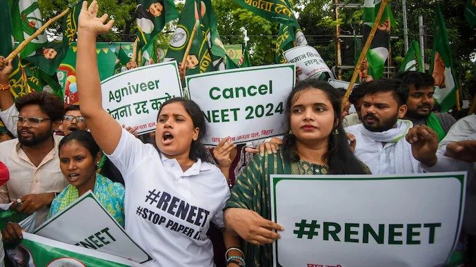 NEET-UG 2024: नीट परीक्षा होगी या नहीं, आज सुनवाई में सुप्रीम कोर्ट ने क्या कुछ कहा?