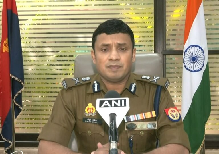 काशी के विश्वनाथ मंदिर में नए विवाद में फंसे Elvish Yadav, तस्वीर ने दर्ज करवाई एक और शिकायत