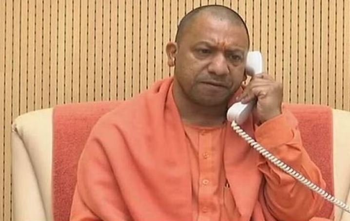 योगी सरकार को बताए बिना थाईलैंड और नेपाल घूम रहे पुलिस के आला अफसर, सीएम ने लिया ऐक्शन