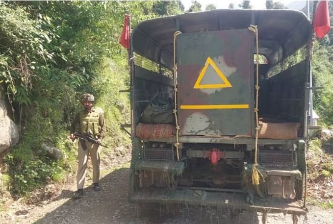 Jammu & Kashmir: सोपोर में एक आतंकी ढेर, सुरक्षाबलों और दहशतगर्दों के बीच जारी मुठभेड़