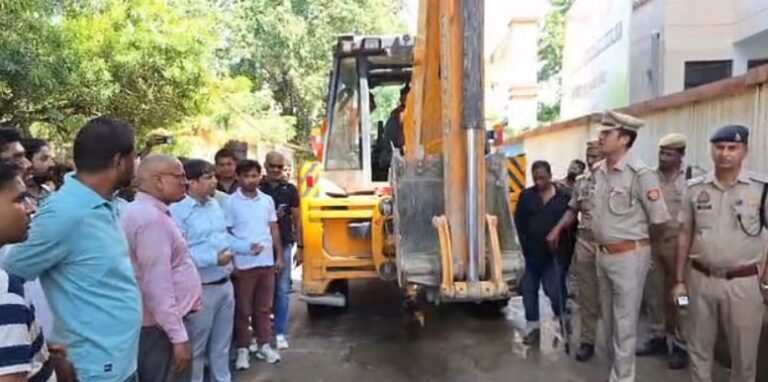 यूपी में अब थानों पर ही चलने लगा बुलडोजर, पुलिस-प्रशासन आमने-सामने, जानिए कहां का है मामला