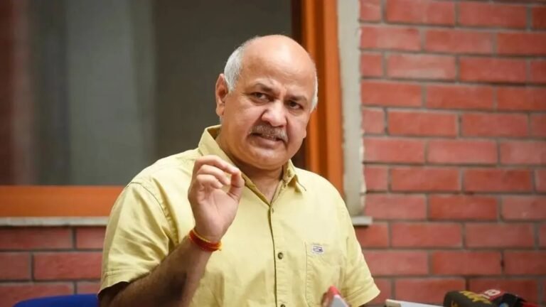 Manish Sisodia जेल से बाहर आते ही दहाड़े, Modi सरकार पर किया बड़ा हमला !