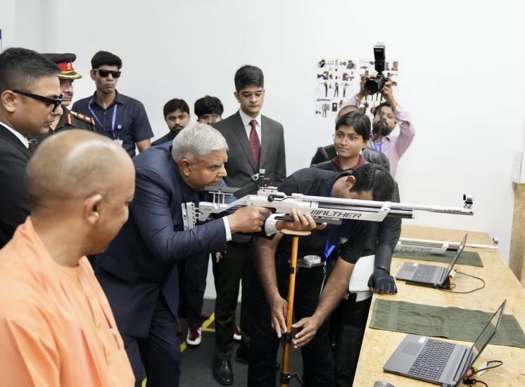 गोरखपुर में उपराष्ट्रपति ने किया UP के पहले सैनिक स्कूल का उद्घाटन, योगी बोले- ‘शिक्षा से होगा समाज में बदलाव’