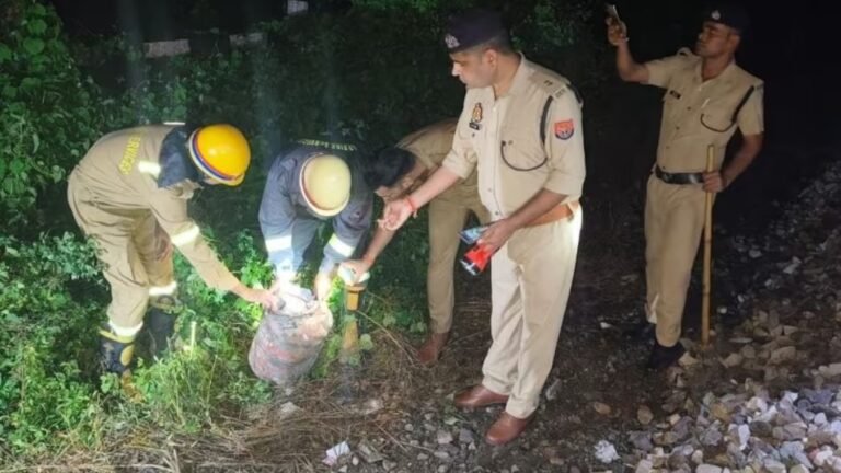 रेलवे ट्रैक पर रखा सिलेंडर, पेट्रोल और बारूद ! ट्रेन उड़ाने की साजिश में आखिर कौन शामिल?