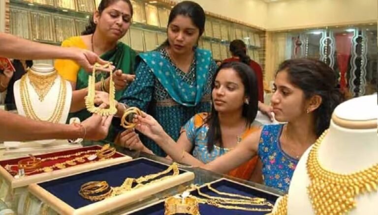 कहां है गरीबी? धनतेरस के मौके पर देश के लोगों ने खरीदा 20 हजार करोड़ का सोना