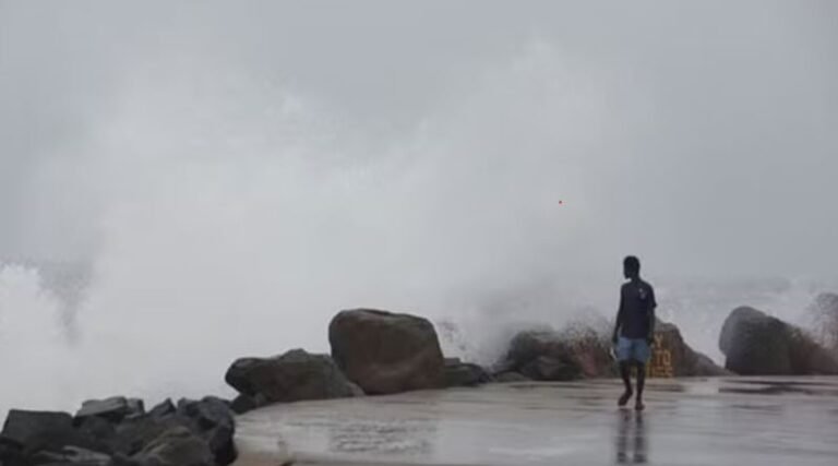 तमिलनाडु-पुडुचेरी में फेंगल से आफत, तेज बारिश शुरू, तेजी से बदला मौसम, प्रशासन अलर्ट