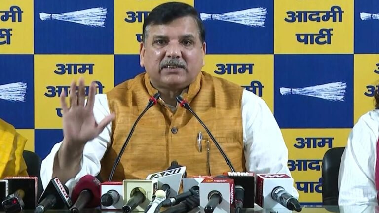 अब दिल्ली की जनता को भी सावधान रहना है कि अगर दिल्ली में गलती से भी भाजपा आ गई तो यहां भी लोगों को महंगी बिजली मिलेगी- संजय सिंह