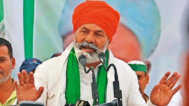 ‘बंटोगे तो कुटोगे’: राकेश टिकैत ने लखीमपुर खीरी में किसानों को किया एकजुट, सरकार पर बोला तीखा हमला !