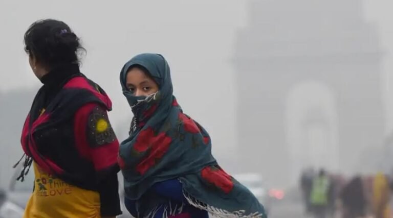 पहाड़ों पर बर्फबारी से मैदानी इलाकों में बढ़ी सर्दी, यूपी के कई जिलों में सुबह बूंदाबांदी