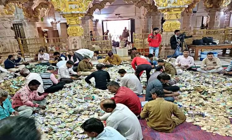 राजस्थान के इस कृष्ण मंदिर के खजाने को देख चौंक जाएंगे, टूट गए अब तक के सारे रिकॉर्ड
