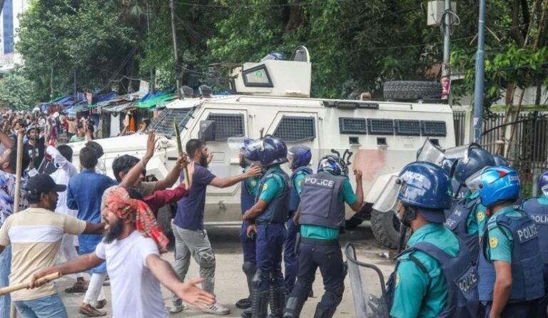 बांग्लादेश में फिर हिंदुओं के खिलाफ हिंसा, अब 200 परिवार घर छोड़कर भागे