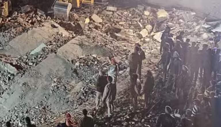 पंजाब में बड़ा हादसा, मोहाली में पांच मंजिला इमारत गिरी, कई लोगों के दबे होने की आशंका