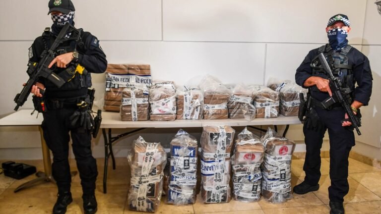 ऑस्ट्रेलिया में मछुआरों की नाव से 2.3 टन कोकीन जब्त, 13 गिरफ्तार: अब तक की सबसे बड़ी कार्रवाई !