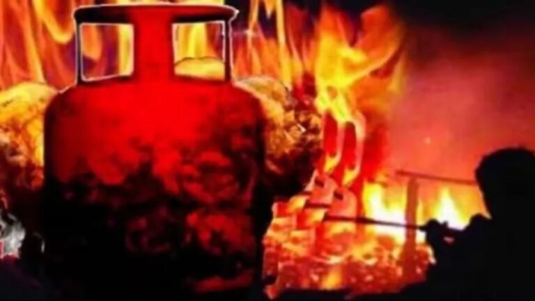 Massive gas blast in UP: यूपी में हुआ भीषण गैस ब्लास्ट, अवैध रीफिलिंग के दौरान सिलेंडर फटा, 2 बच्चों समेत 7 घायल