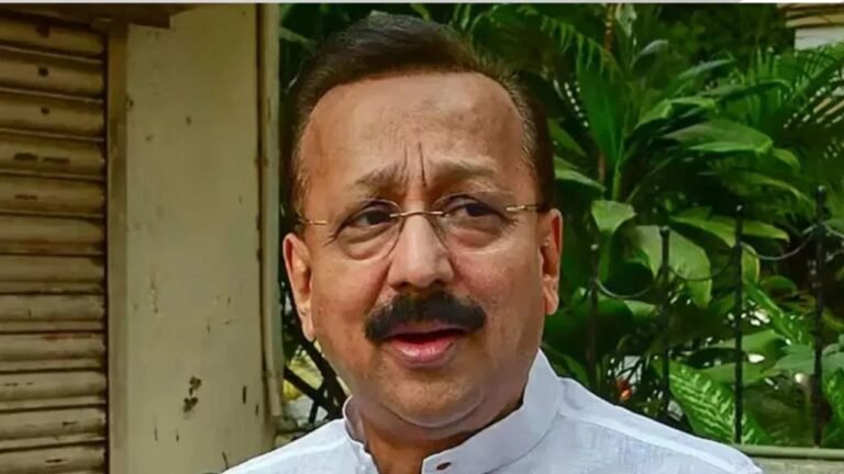 Baba Siddiqui Murder Case: बाबा सिद्दीकी हत्याकांड में अनमोल बिश्नोई चला रहा अलग गिरोह, लॉरेंस की भूमिका पर मुंबई पुलिस ने किया बड़ा खुलासा !