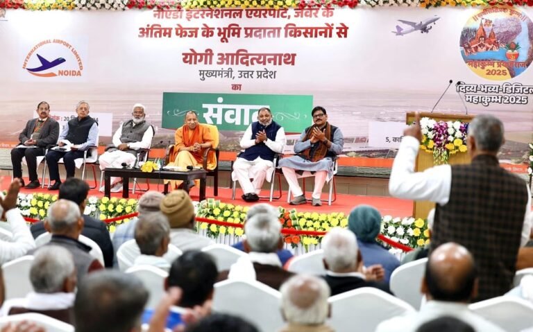 Noida International Airport: एशिया का सबसे बड़ा हवाई अड्डा अप्रैल 2025 से होगा शुरू, सीएम योगी ने की बड़ी घोषणाएं!