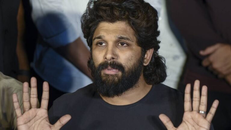 ‘पुष्पा 2’ भगदड़ पीड़ित को अल्लू अर्जुन और उनकी टीम की ओर से 2 करोड़ रुपये की वित्तीय सहायता, बच्ची के इलाज का वादा!