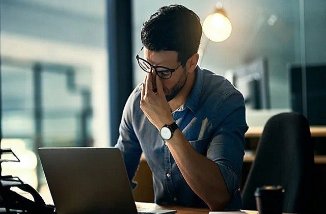 Economic Survey 2024-25: मानसिक स्वास्थ्य पर 55-60 घंटे से ज्यादा काम करना हो सकता है हानिकारक