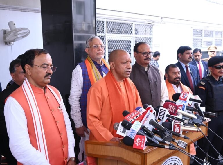विपक्ष जिस भी मुद्दे पर चर्चा करना चाहेगा, सरकार उसका तथ्यात्मक जवाब देने के लिए तैयार हैः सीएम योगी