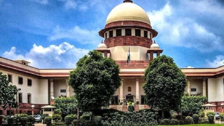 सुप्रीम कोर्ट ने मुफ्त योजनाओं पर जताई नाराजगी, कहा- लोग इन्हीं वजहों से काम नहीं करना चाहते