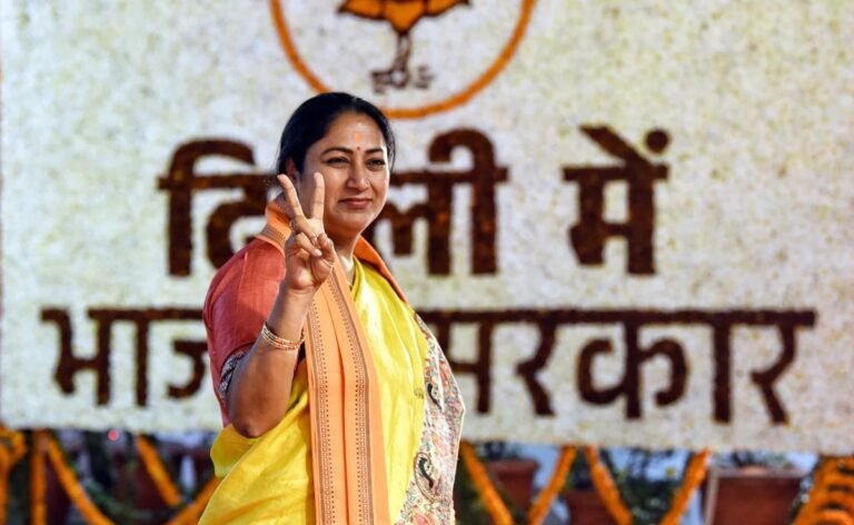 पहली बार विधायक बनते ही मुख्यमंत्री बनीं रेखा गुप्ता, बीजेपी में एक और ऐतिहासिक पल